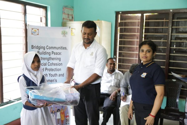 மட்டக்களப்பில் பெண் தலைமைத்துவ குடும்பங்களுக்கான  வாழ்வாதார உதவியும் மாணவர்களுக்கான கற்றல் உபகரணங்களும் வழங்கும் நிகழ்வு ! 